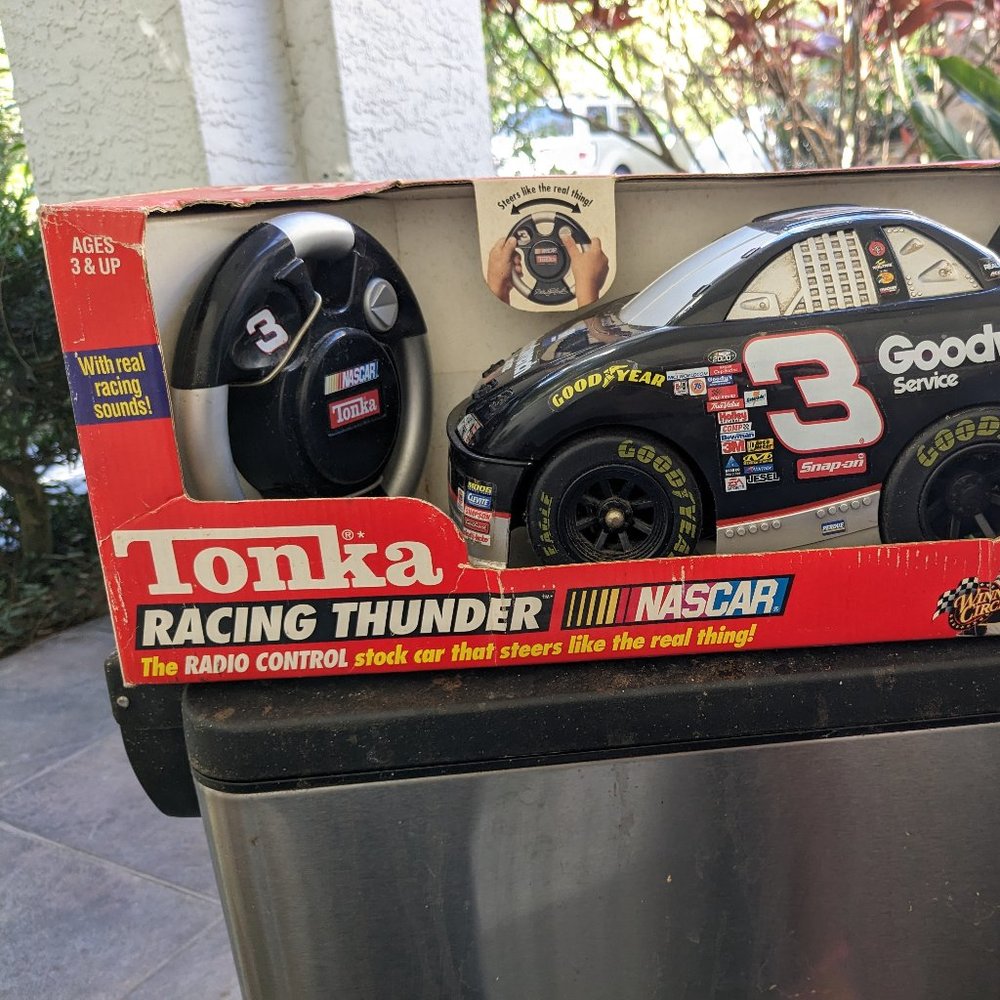 Vintage Tonka Racing Thunder Toy NASCAR Remote Radio Control Car